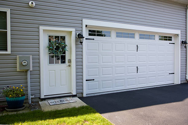 24/7 Emergency Garage Door Panel Replacement experts in Westlake, OH